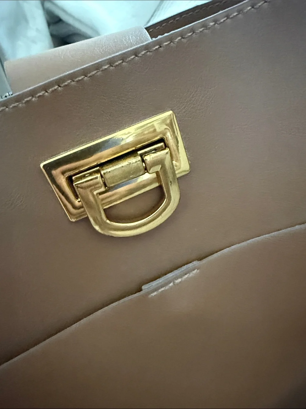 Classic Women's Shoulder Bag in Brown